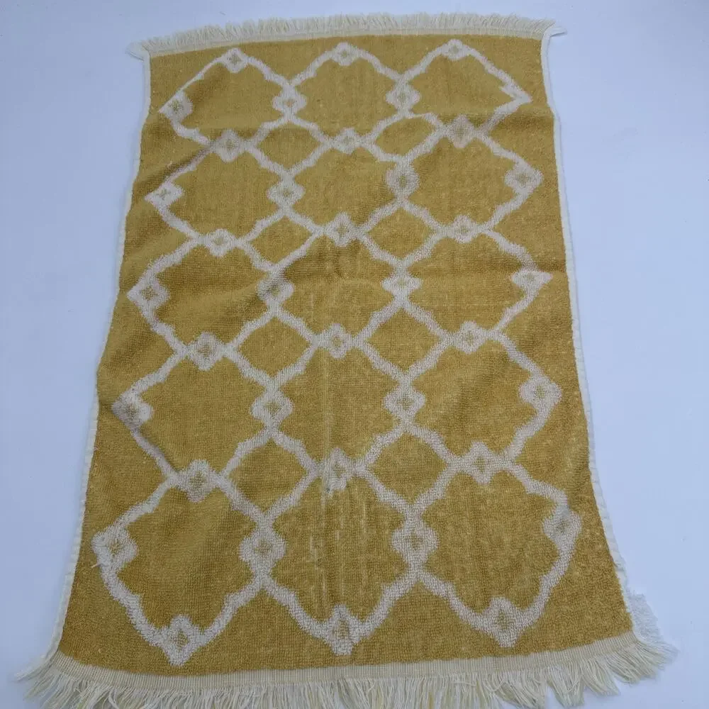 Vintage MCM Gold Yellow Sculpted Fringe Bath/Hand Towel 100% Cotton
